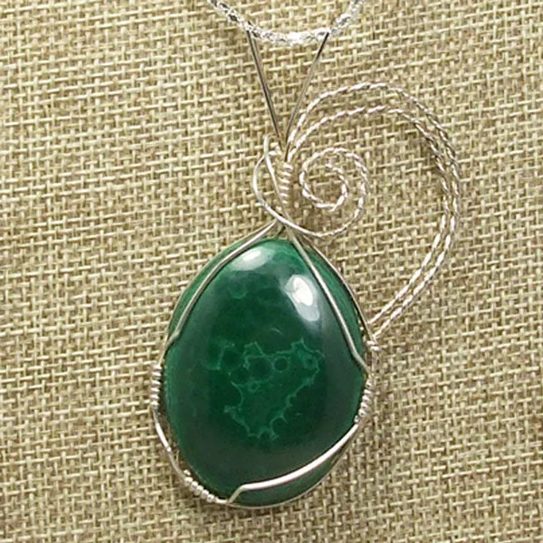 Hadda Malachite Cabochon Pendant Necklace