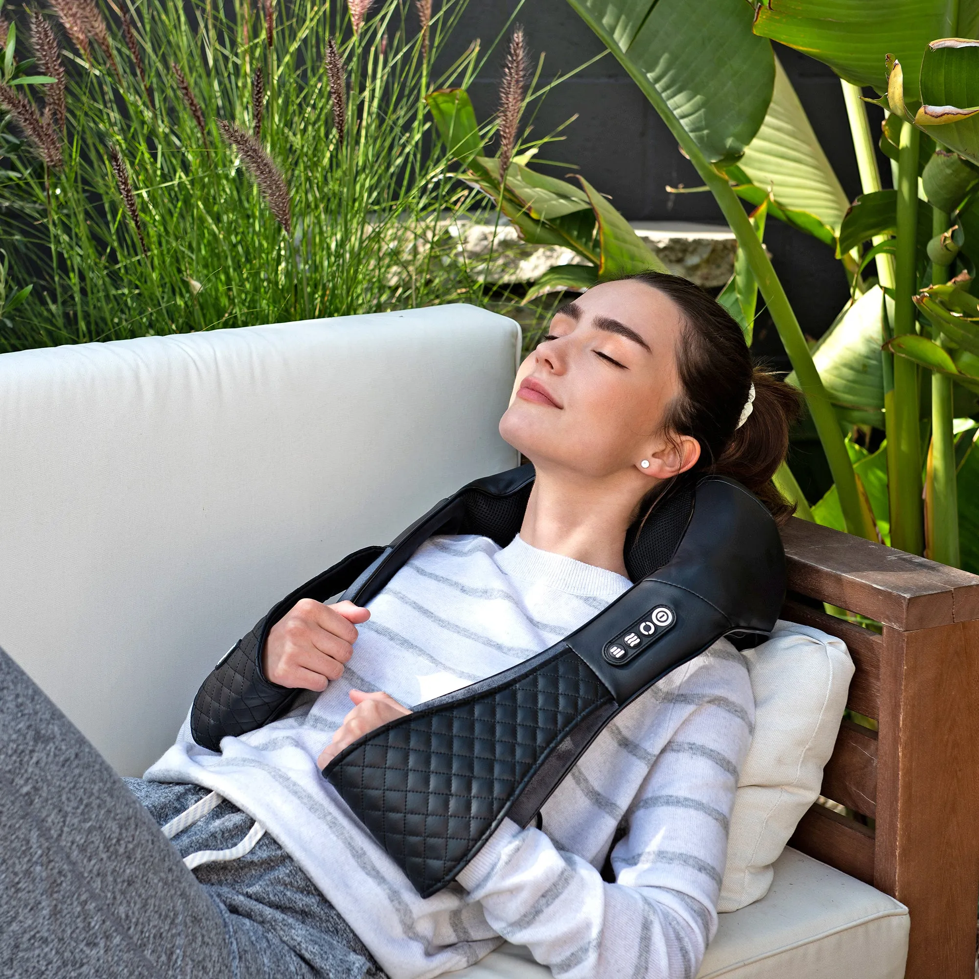 Zyllion Rechargeable Shiatsu Back and Neck Massager with Heat, 3 Speed Levels and Rotation Change (ZMA-28RB)